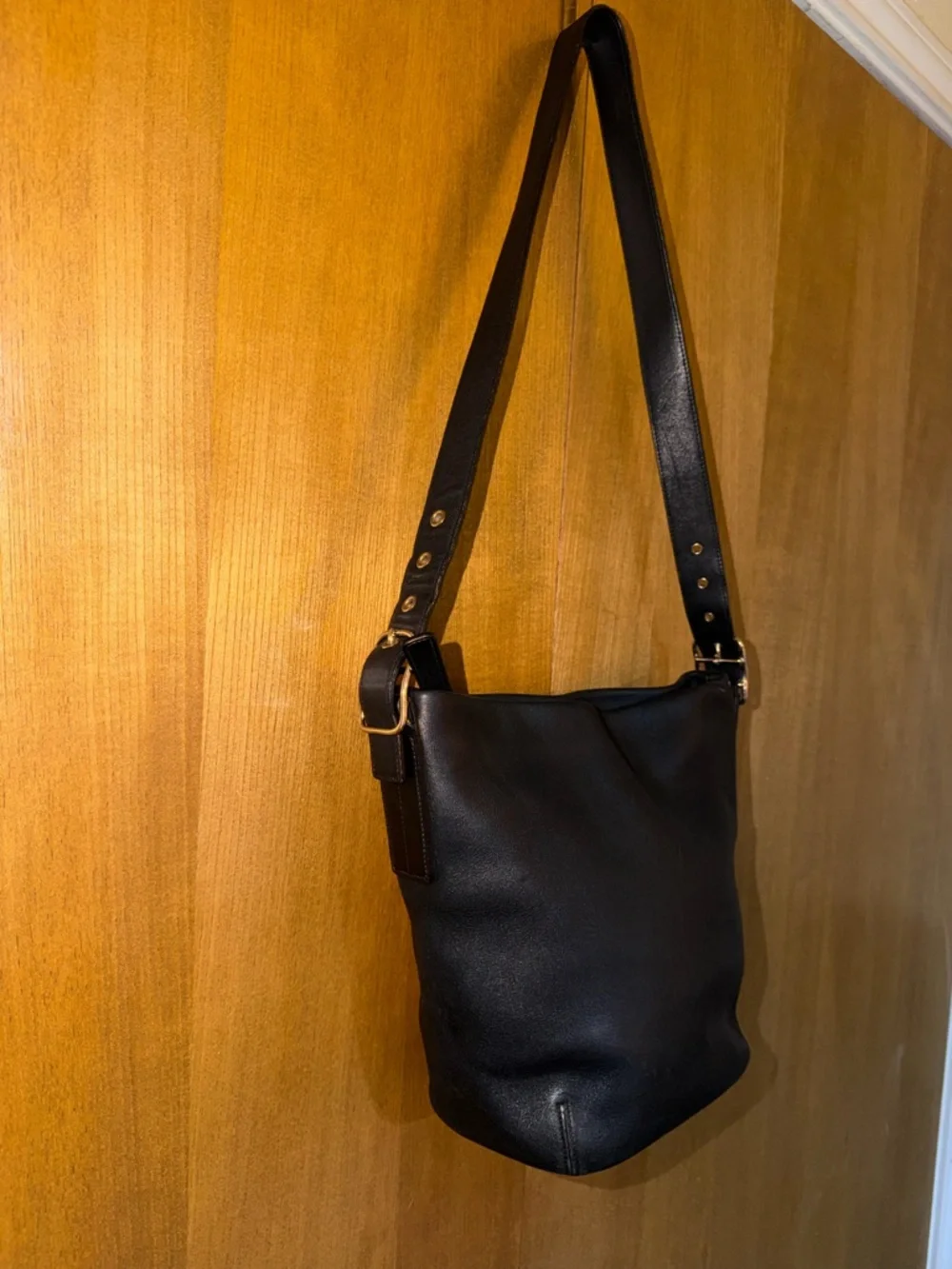 Coach Black Leather Bucket Bag Adjustable Strap Shoulder Hobo - Style 9186 - Picture 1 of 15